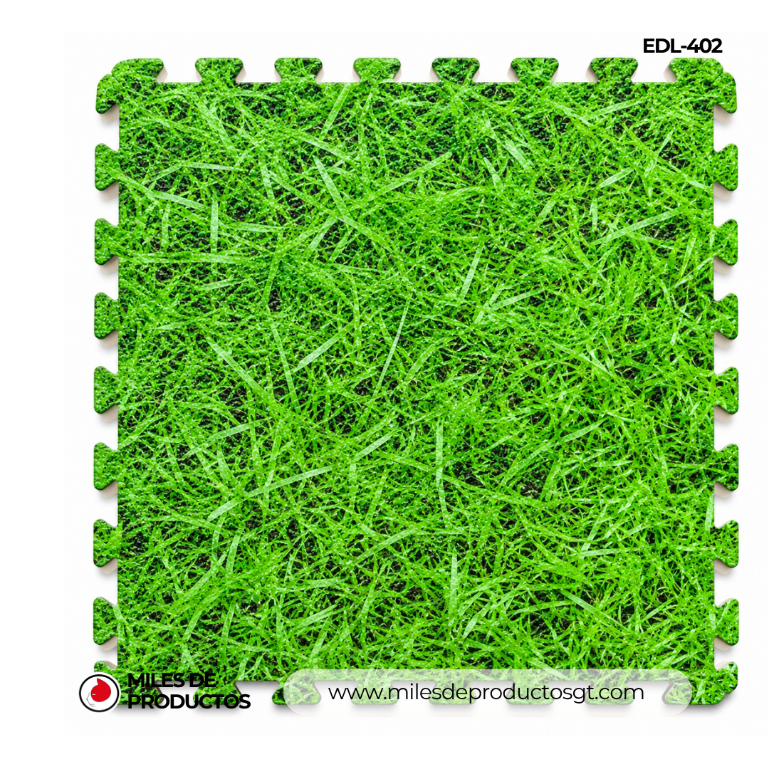 ALFOMBRA DE PLÁSTICO CON DISEÑO DE PASTO . TAMAÑO: 60 X 60 X 1,0 CM. EDL 402