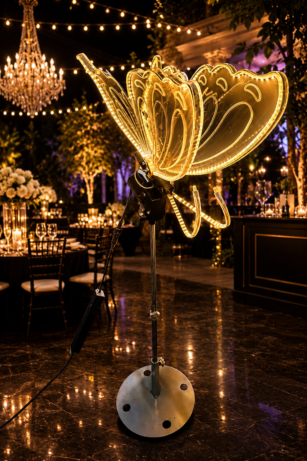 DETALLE PARA DECORACION DE EVENTOS,LUZ PLASTICO AMARILLO CON BASE MARIPOSA