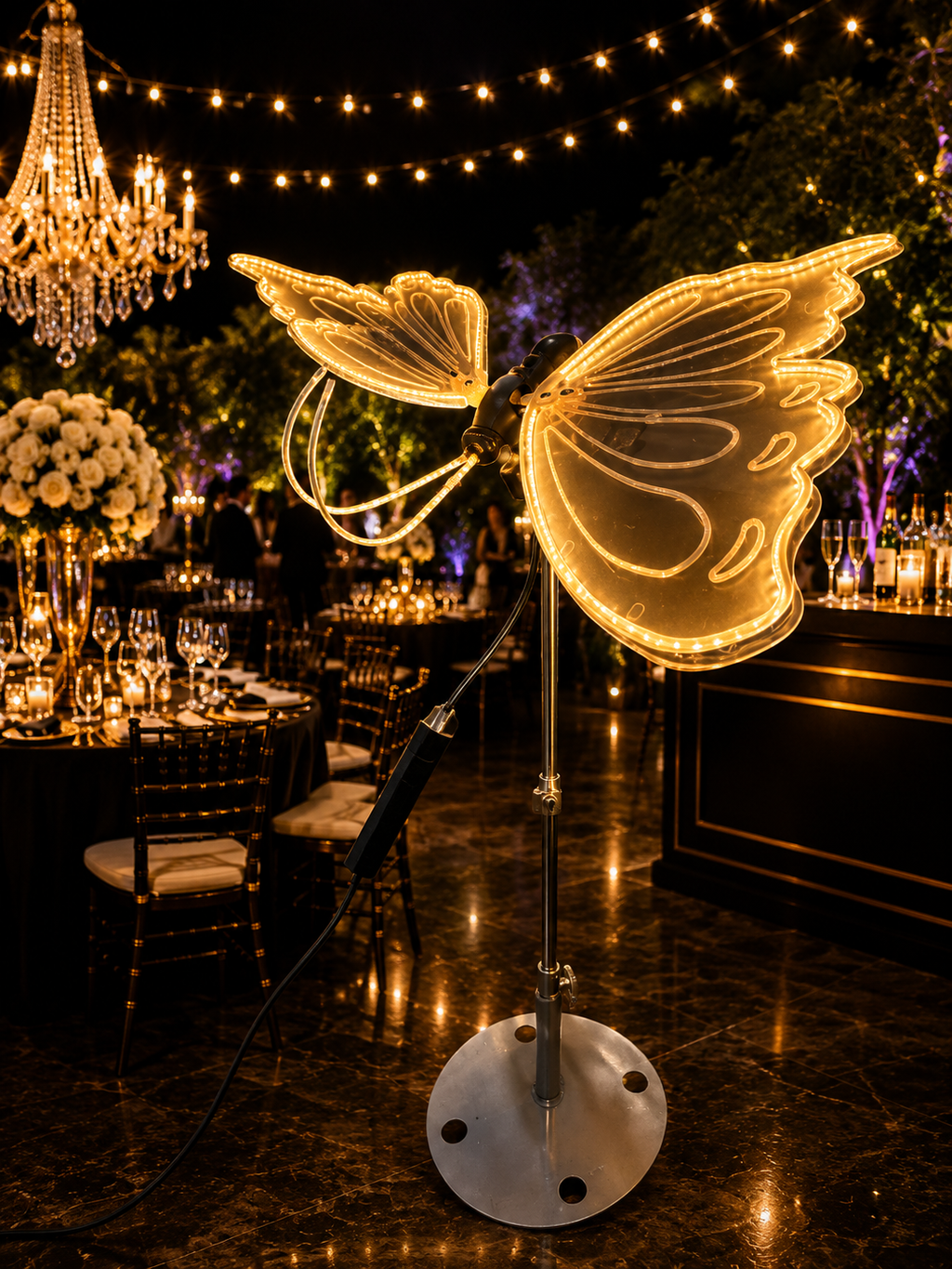 DETALLE PARA DECORACION DE EVENTOS,LUZ PLASTICO AMARILLO CON BASE MARIPOSA